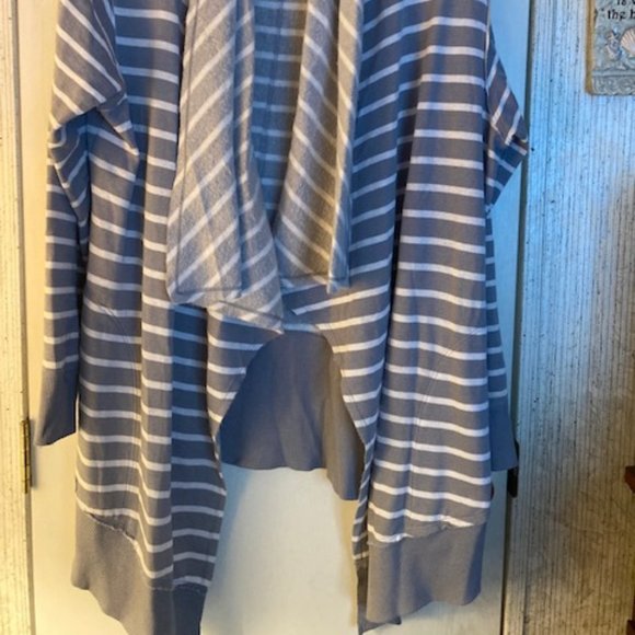 Cardenal sweeter by Calvin klein - Picture 2 of 3